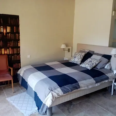 Mirabelle Apartment *